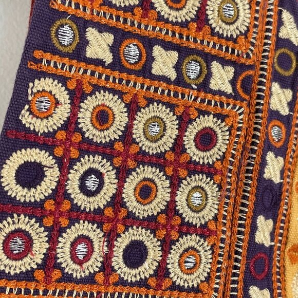 Tiny Women's Size Small Embroidered Split V Neck Sleeveless Top Boho Shirt - Picture 5 of 12